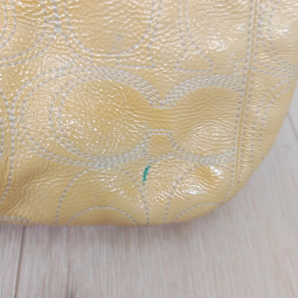 Vintage Y2K Coach Women Hobo Bag Medium Yellow Signature Patent Leather Embossed